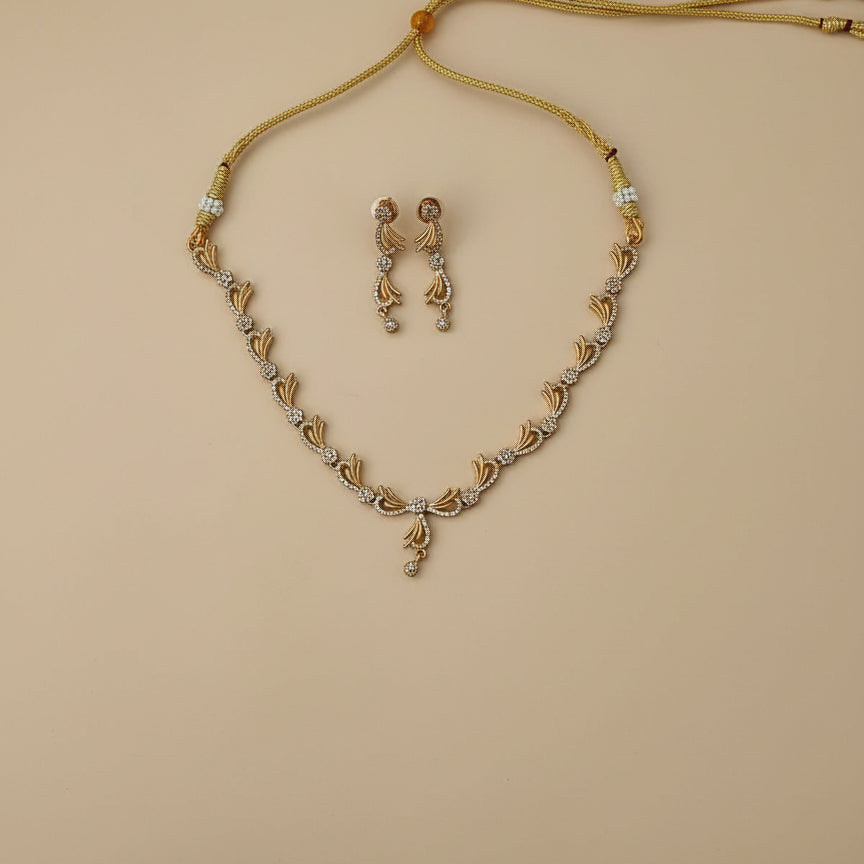 Liyana Leaf Trail Set - Gold & White