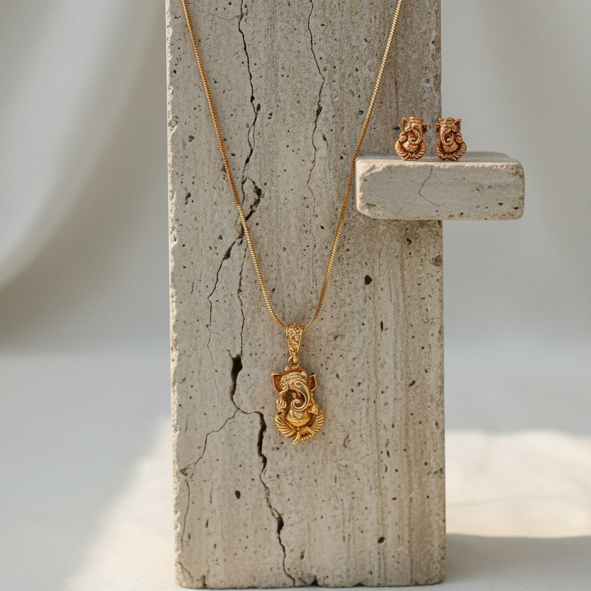 Gajraj Pendant Set - Gold