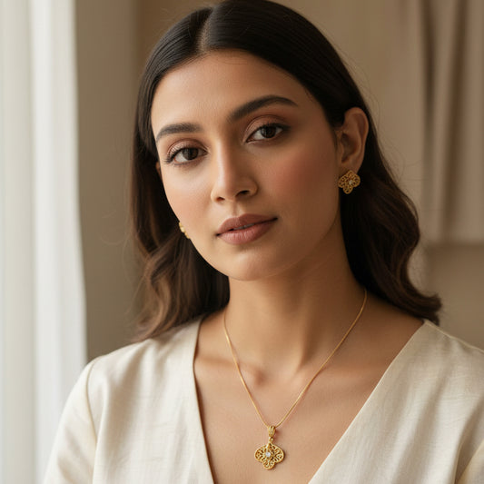 Antique Filigree Bloom Necklace Set - White