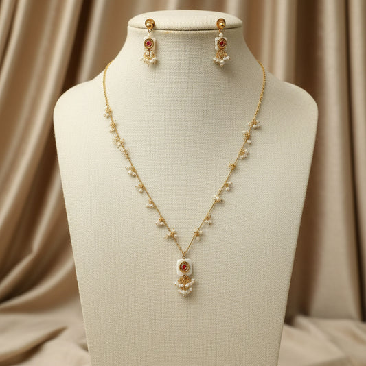 Scarlet Pearl Drops Set - White