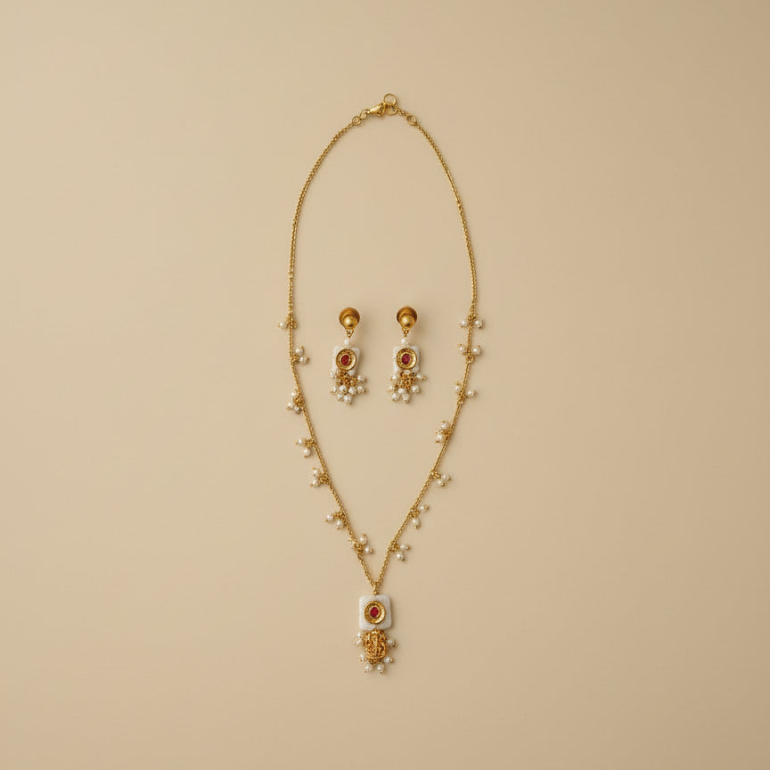 Scarlet Pearl Drops Set - White