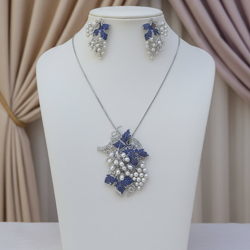 Neel Vanya Pearl Set