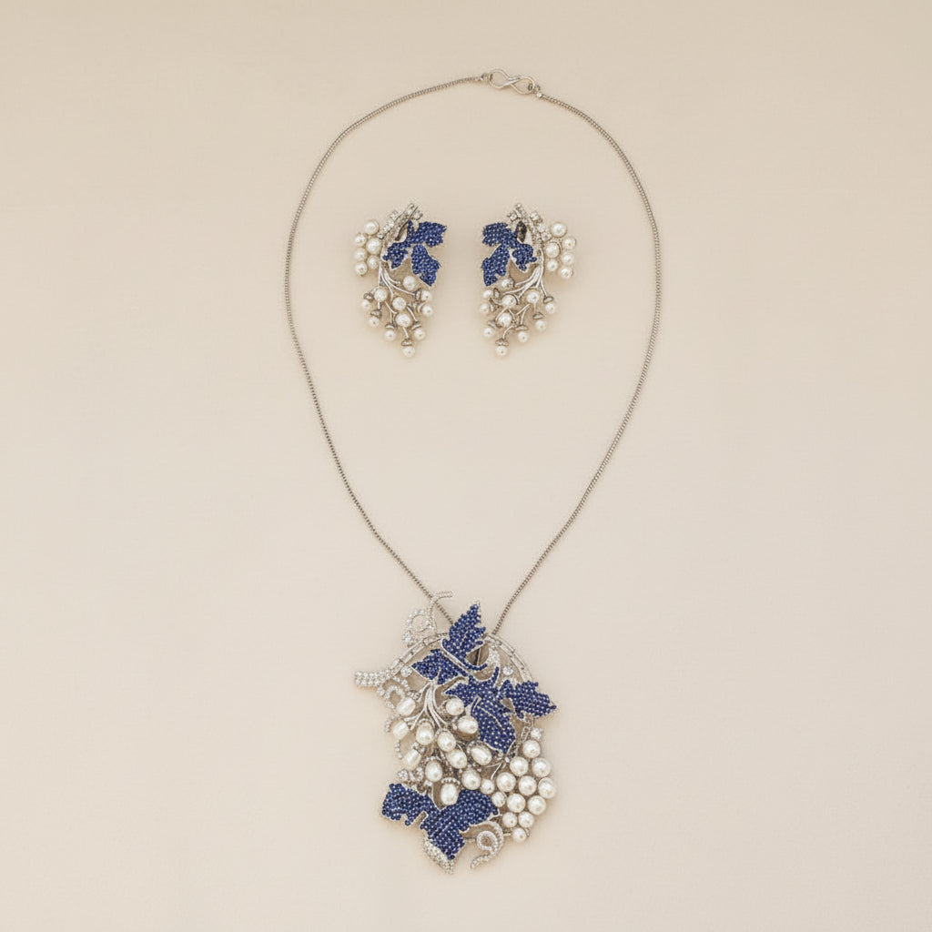 Neel Vanya Pearl Set