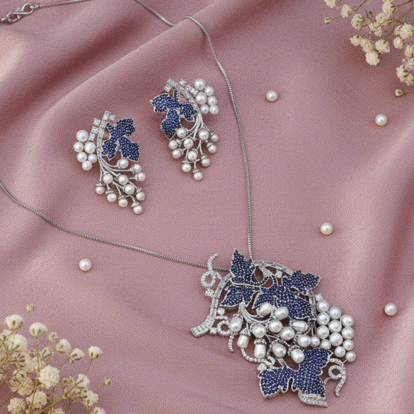 Neel Vanya Pearl Set