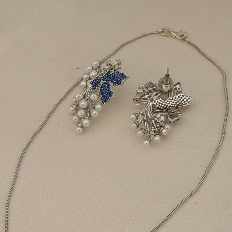 Neel Vanya Pearl Set