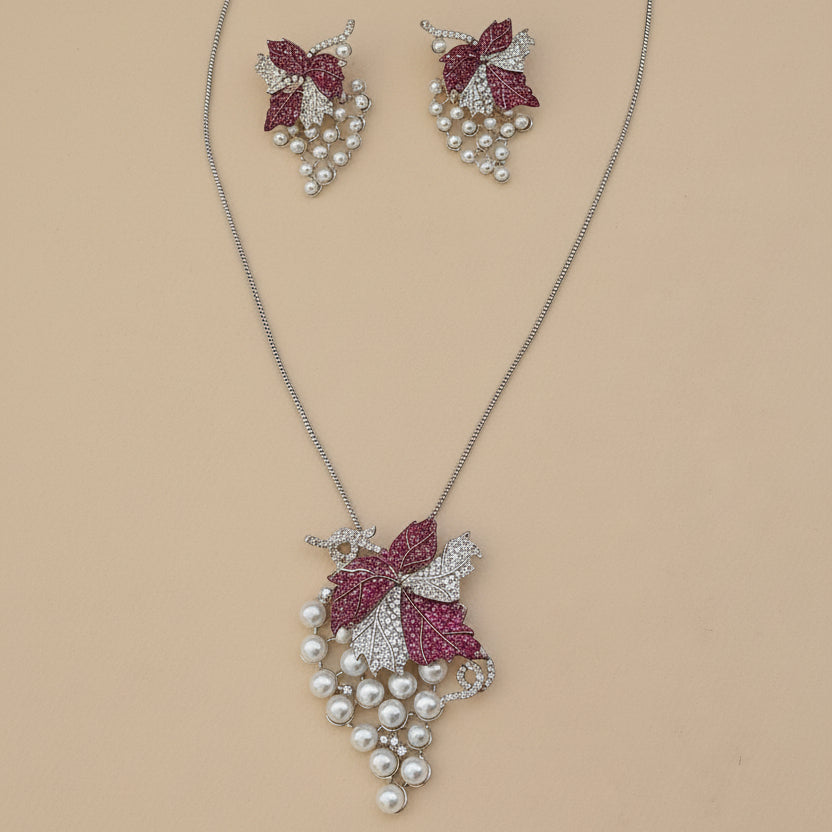 Rakta Vanya Pearl Set