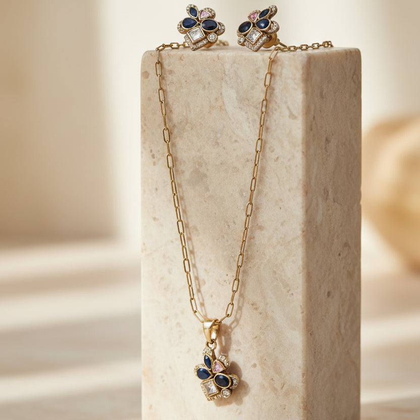 Blue Clover Set with Golden Chain